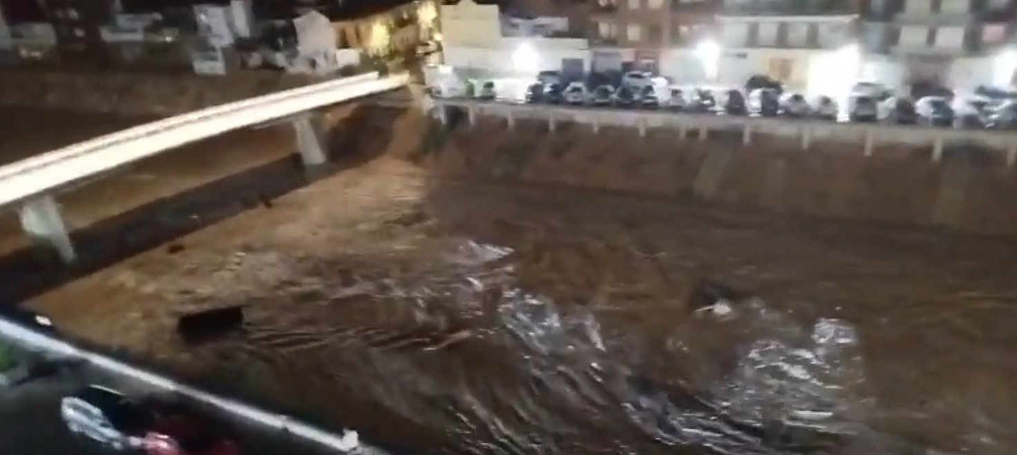 Fuerte tormenta y lluvias intensas en Valencia